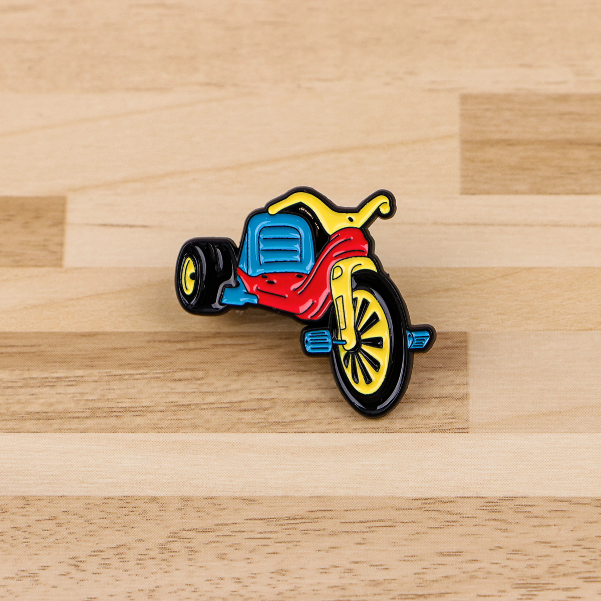 Retro Bicycle Enamel Pin Vinta - Vintage Collectible Item recension och pris