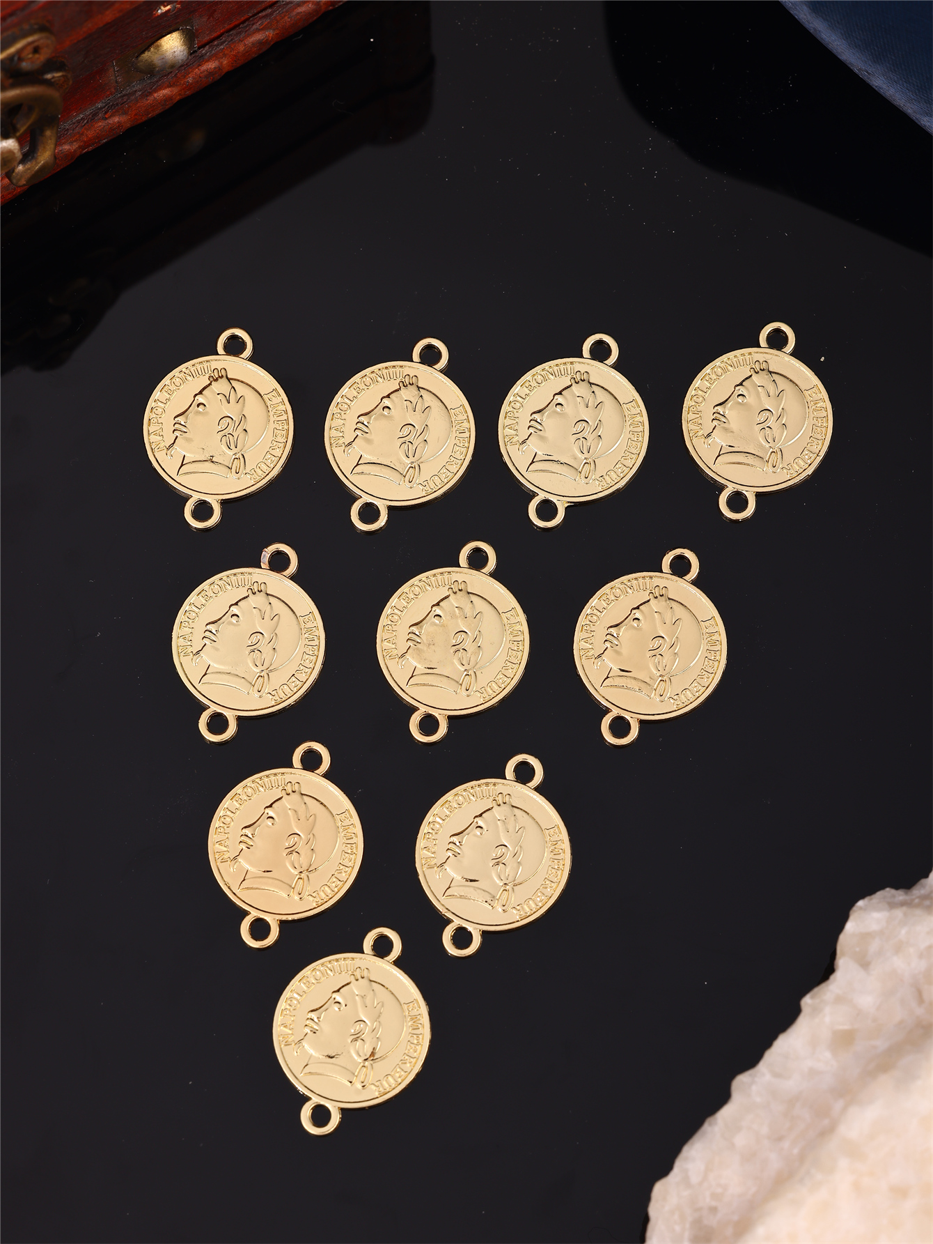 Coin-Shaped DIY Women's Robe A - Vintage Collectible Item recension och pris