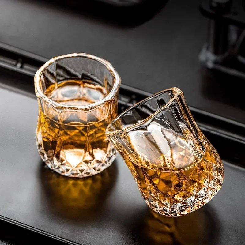Vintage Diamond Cut Whiskey Gl - Vintage Collectible Glass recension och pris