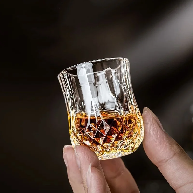 Vintage Diamond Cut Whiskey Gl - Vintage Collectible Glass recension och pris